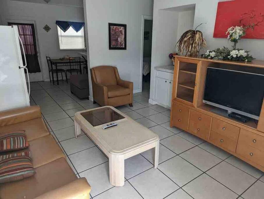 Private One-Bedroom 13-Directly Across From Beach 圣徒皮特海滩 外观 照片